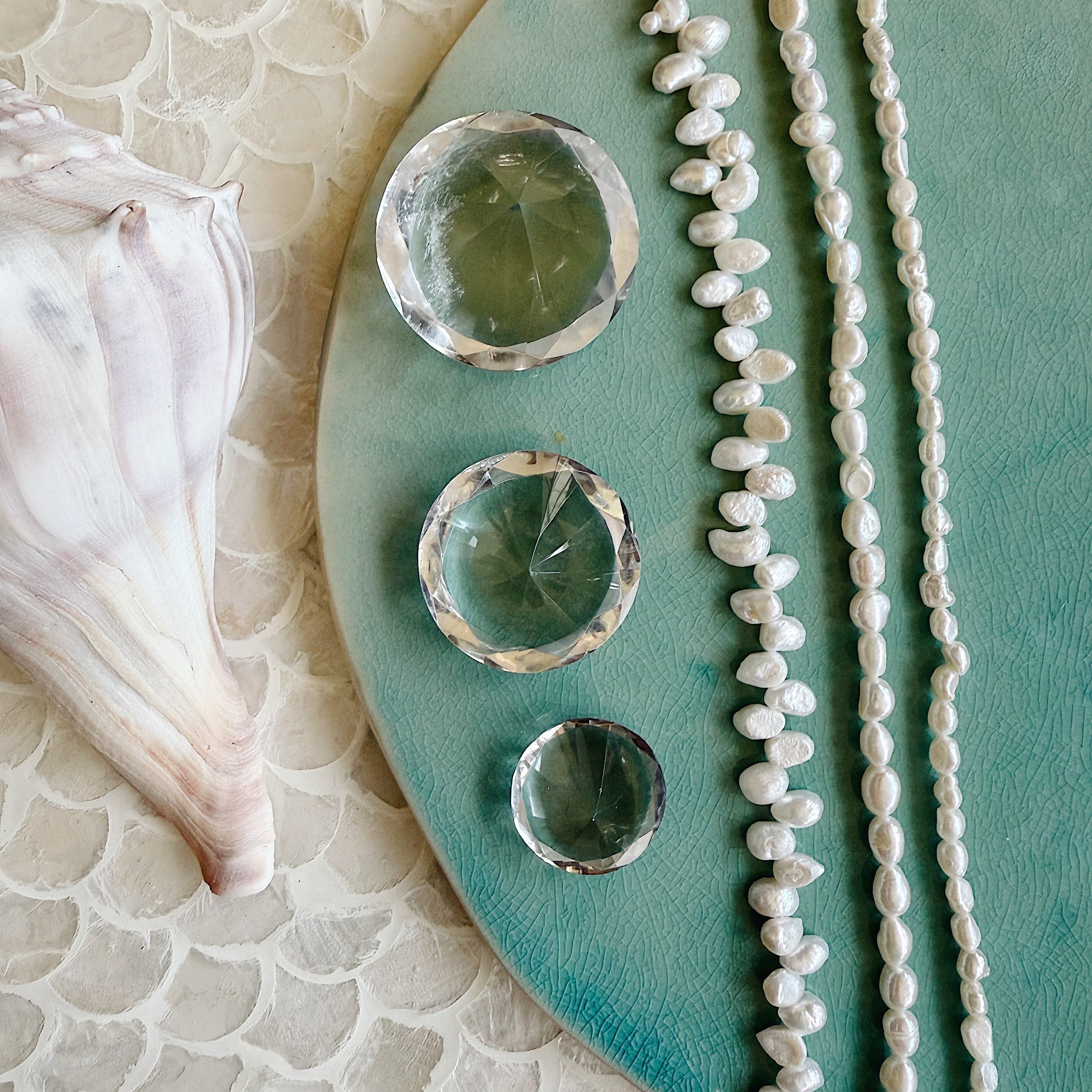 Freshwater pearls with gold hardware – hypoallergenic and tarnish resistant