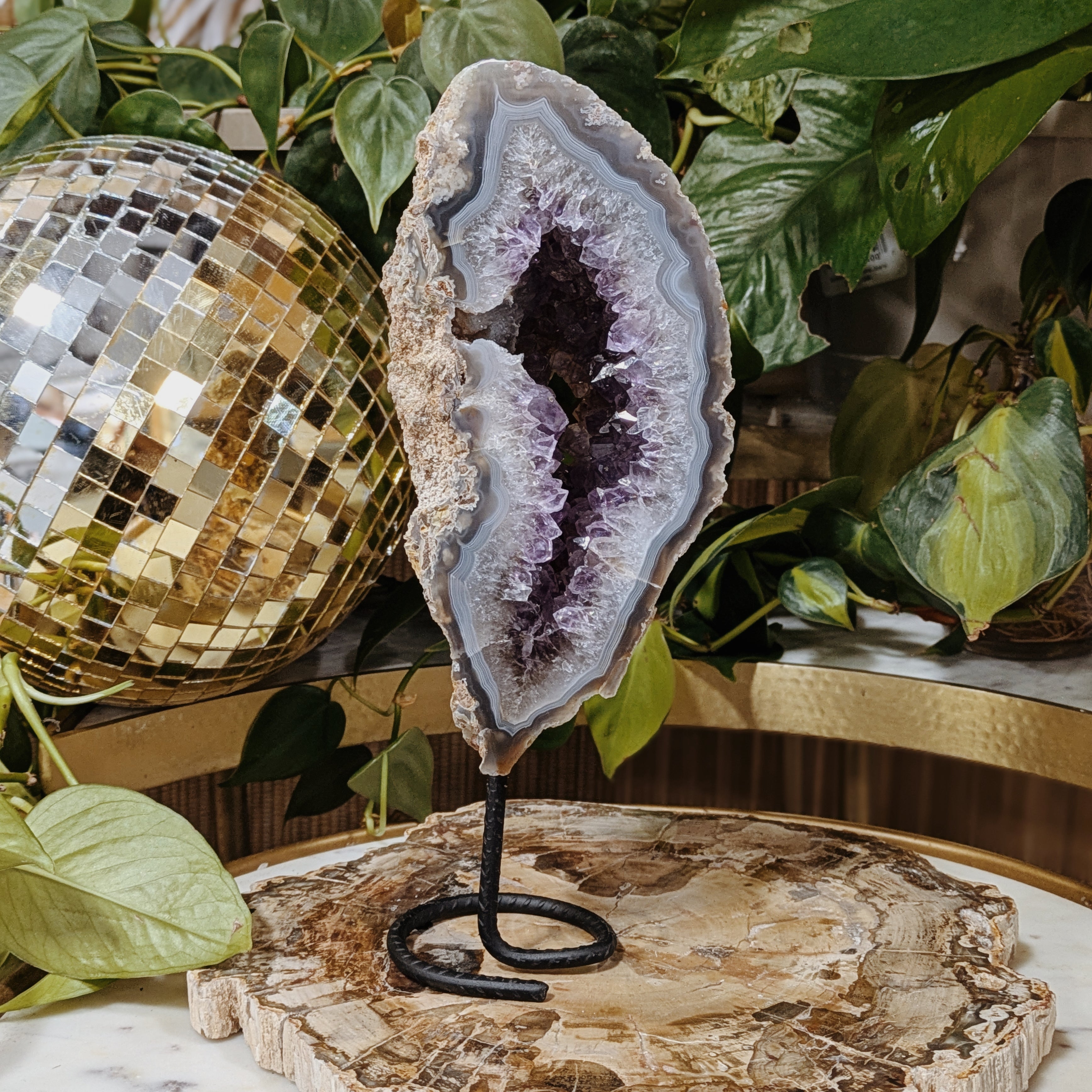 Agate On Stand Wild Alabaster