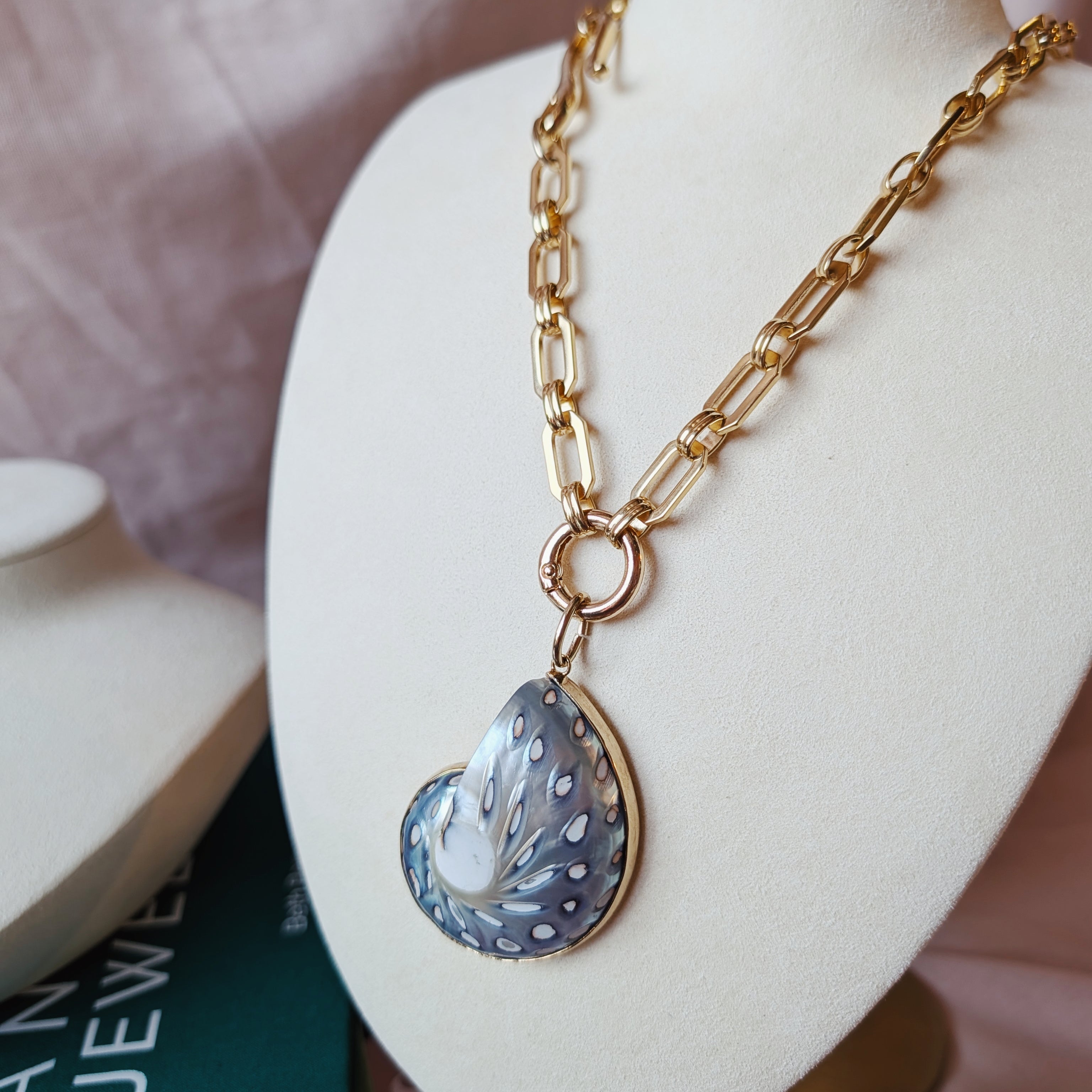 The Thatcher Necklace | Nautilus