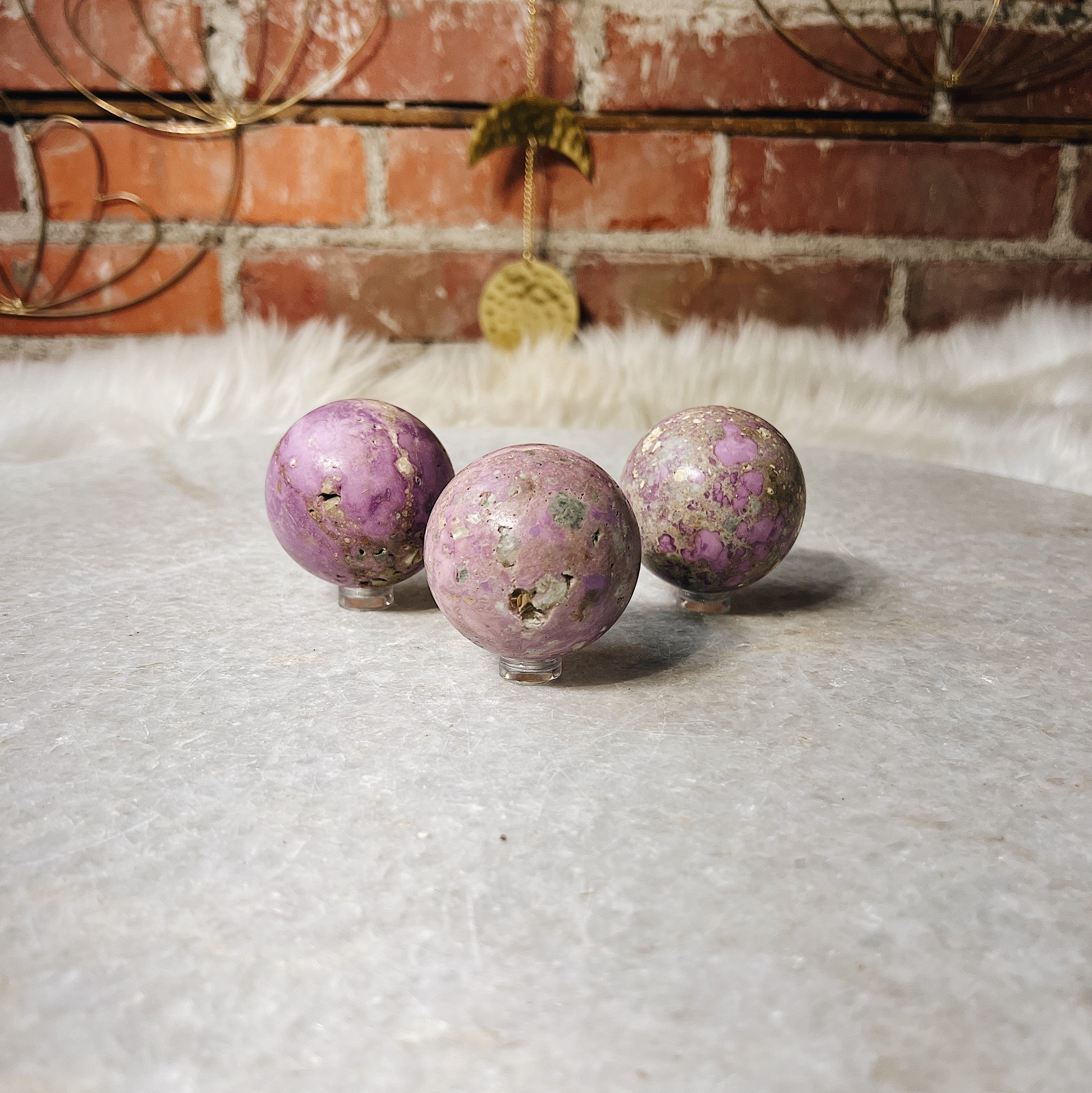 Intuitively Chosen Small Heavy Phosphosiderite Sphere Wild Alabaster