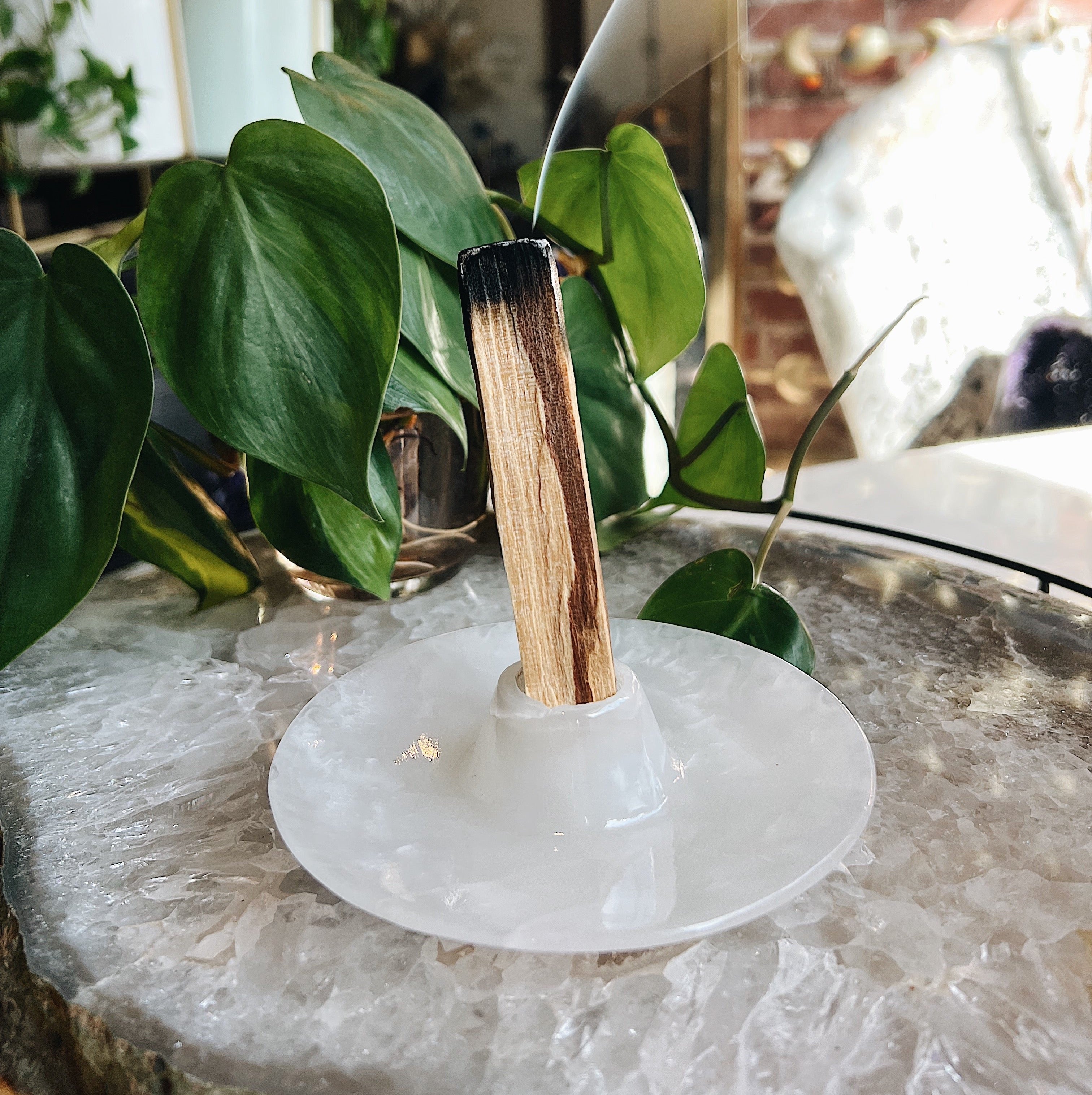 White Onyx Palo Santo Holder Wild Alabaster