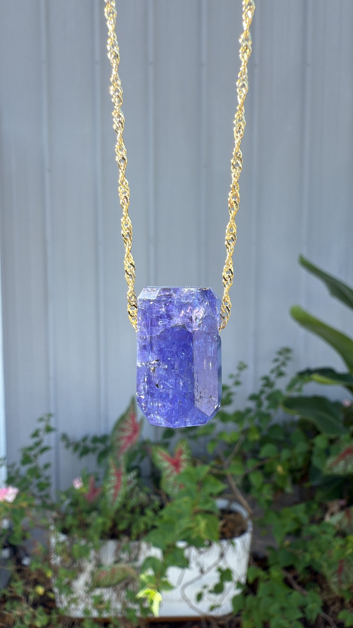Tanzanite 18in