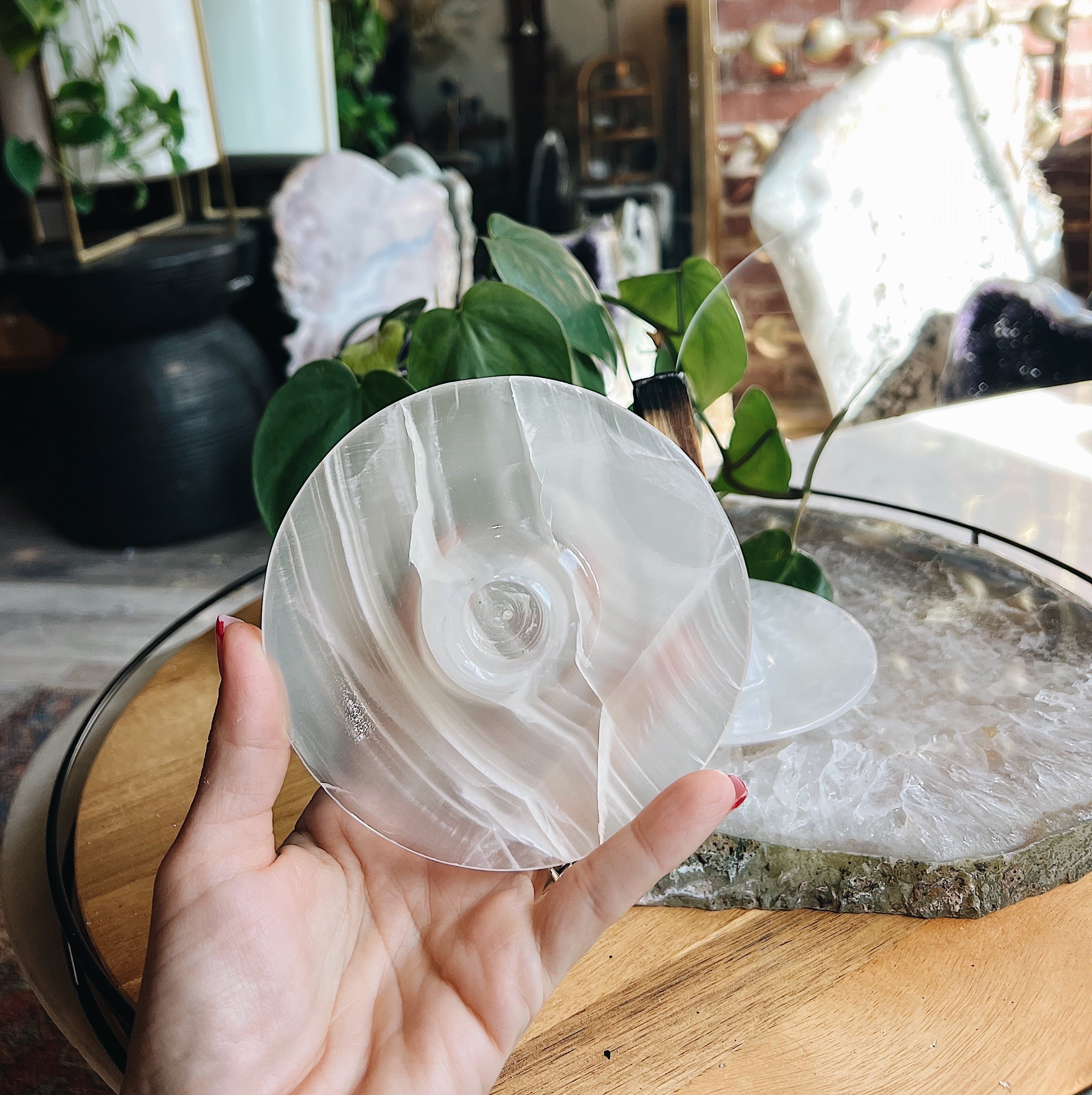 White Onyx Palo Santo Holder Wild Alabaster