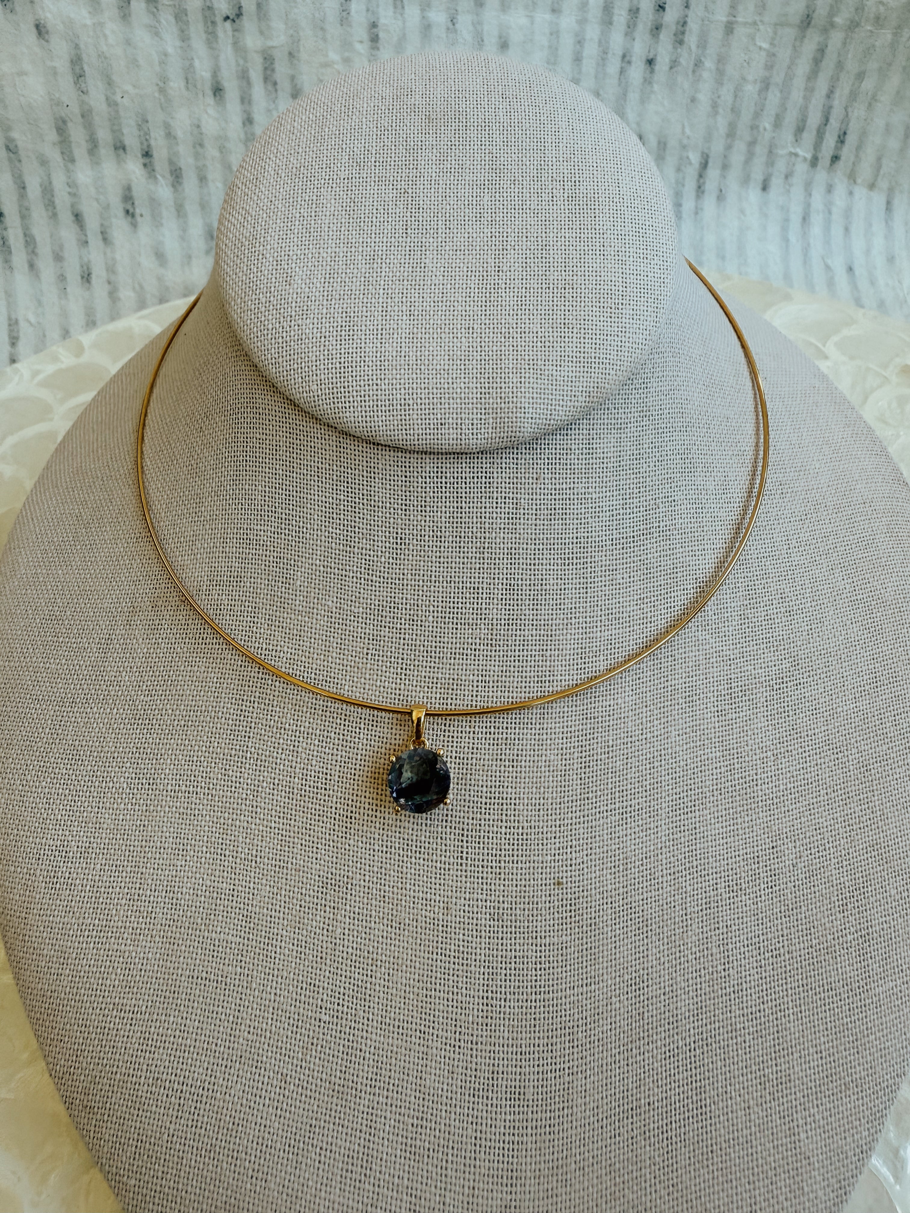 The Crawford Hoop Necklace | 90s-Inspired Gold Collar with Detachable Gemstone Pendant – Wild Alabaster
