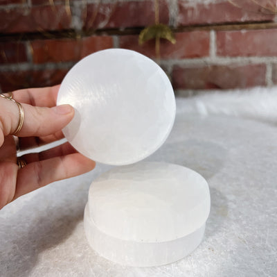 Intuitively Chosen Round Selenite Charging Block Wild Alabaster
